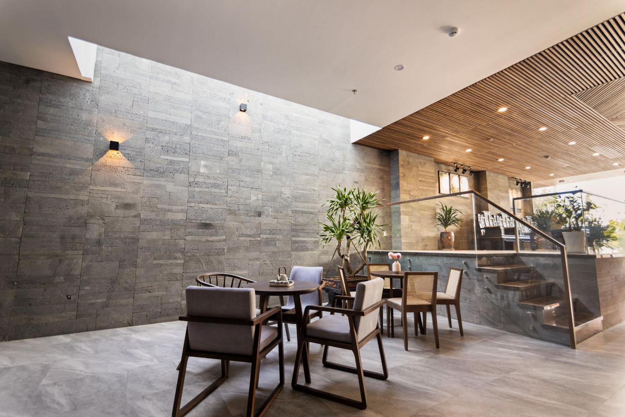 Hoang Thinh Hotel & Apartment Danang Exterior photo